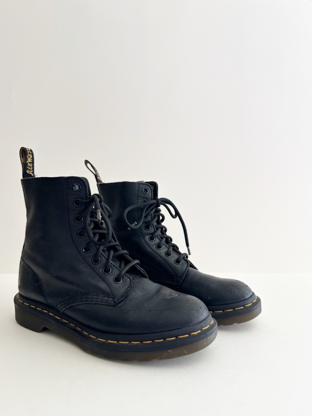 Dr. Martens 1460 Black leather Pascal boots